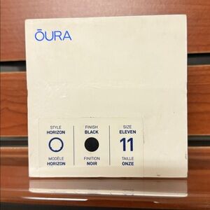 Oura Ring Set with Charger and Cable